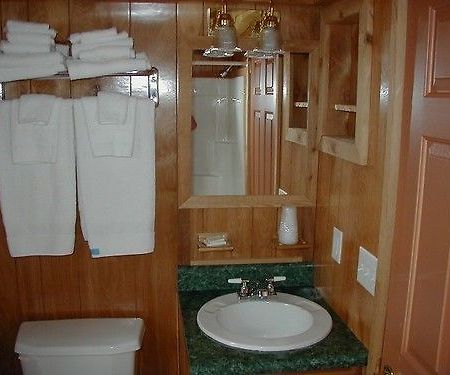 Lakeside Edgewater Motel מראה חיצוני תמונה
